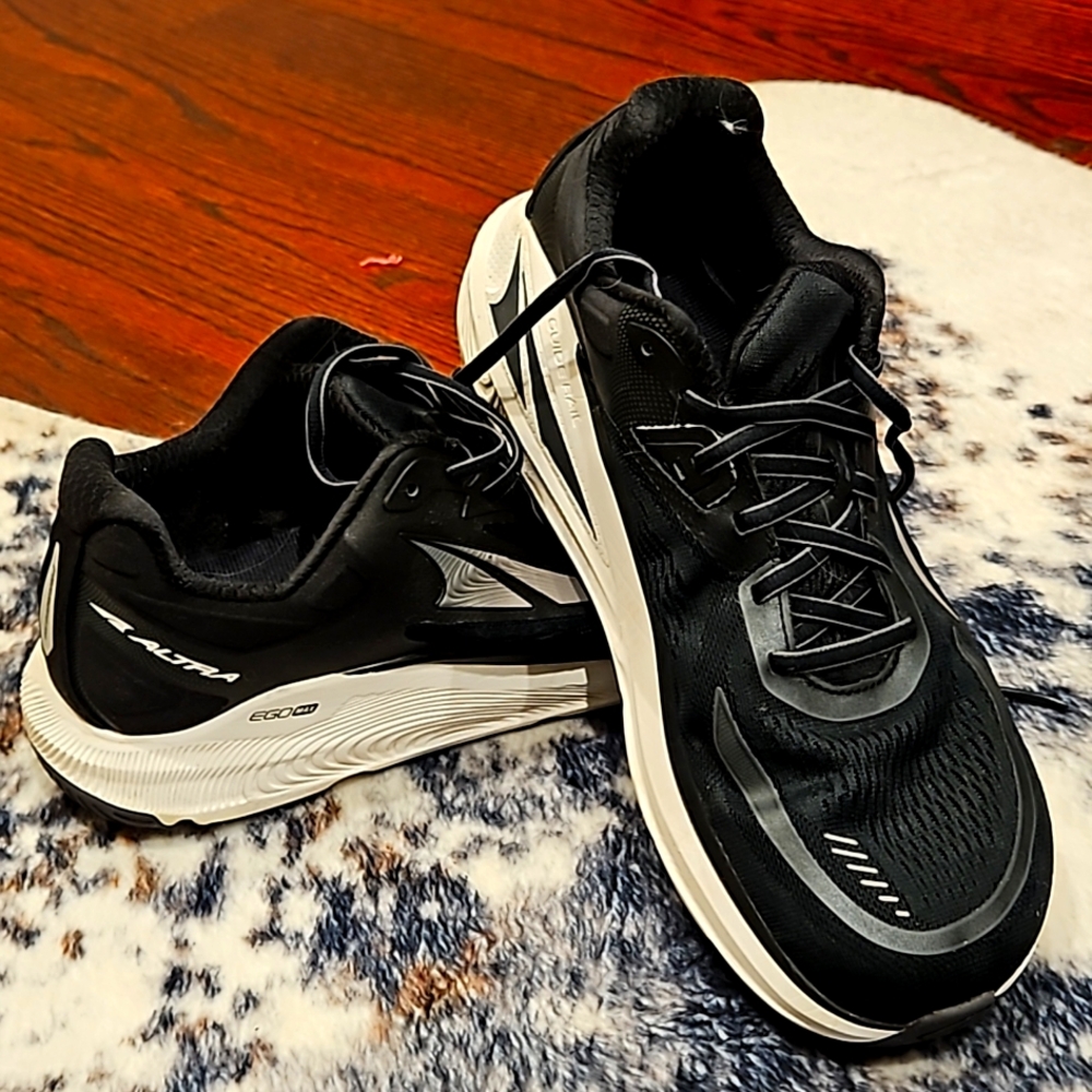Altra Paradigm 6 EGO MAX Black/White Men's Size 11